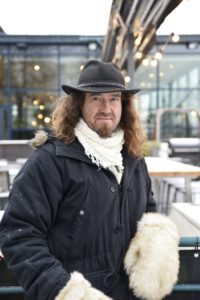 Muusikko Teho Majamäki FinFamin Labyrintti-lehdessä_kuva Marika Finne