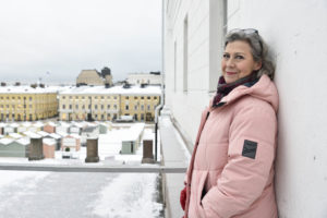 Hilkka Ahde FinFamin Labyrintti-lehdessä kuva: Marika Finne
